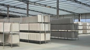 騰飛建材 八千平米晾曬廠，優(yōu)質(zhì)建材時(shí)刻為您準(zhǔn)備